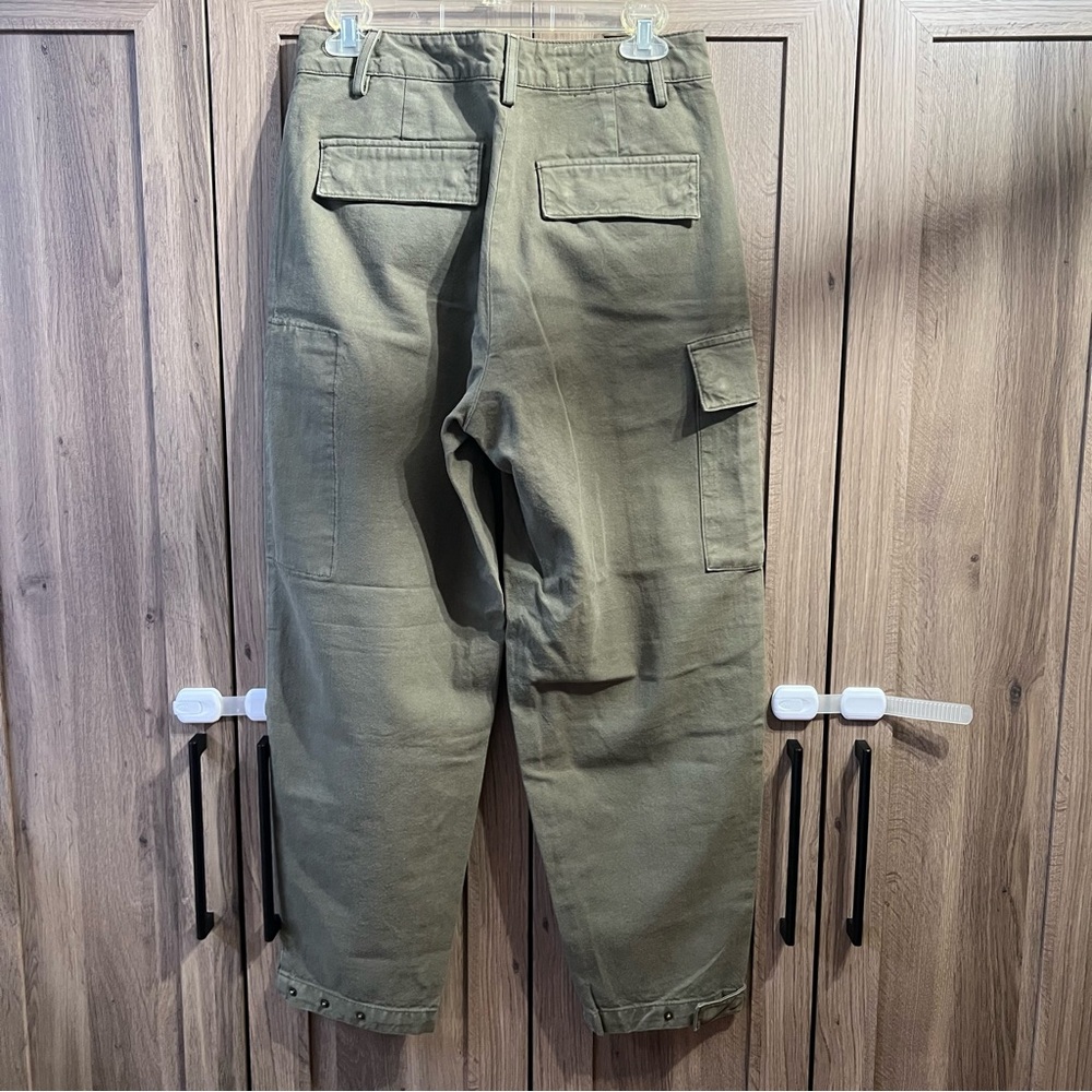 *Flawed* NWOT Women’s Etica Ren Cropped Relaxed Cargo Pant Size 28 Sage - Picture 2 of 11